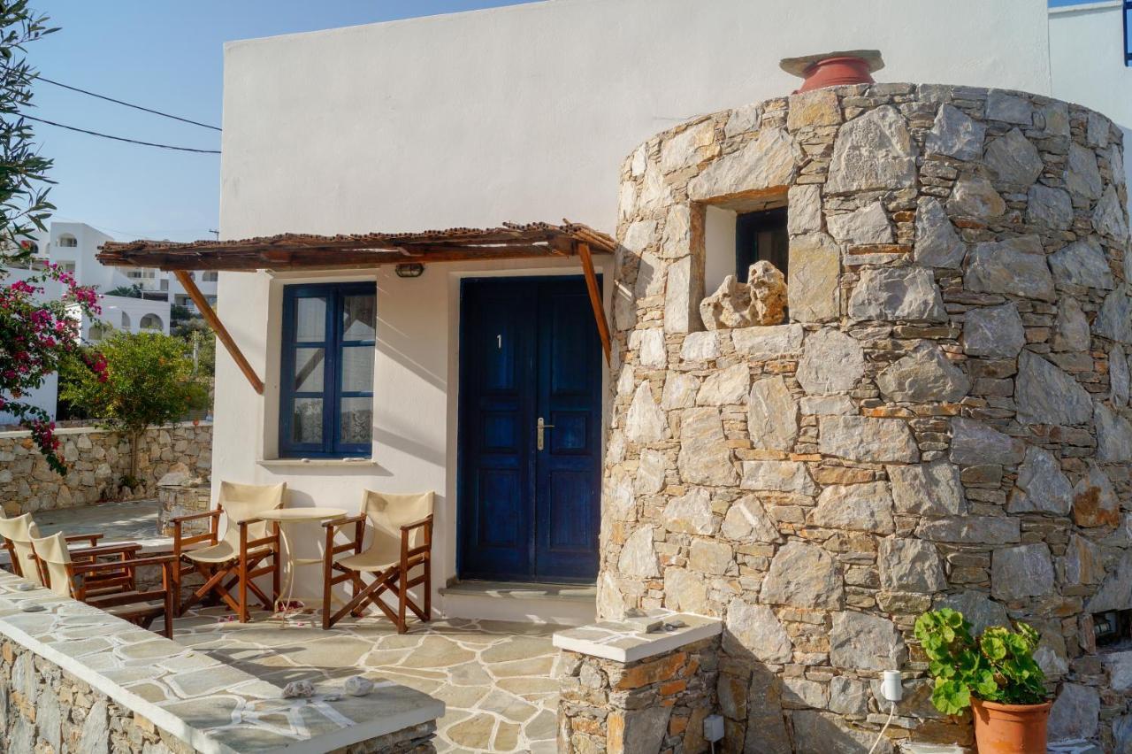 Coral Karavostasis (Folegandros)