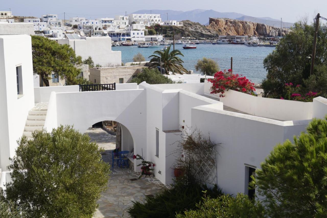 Coral Karavostasis (Folegandros)