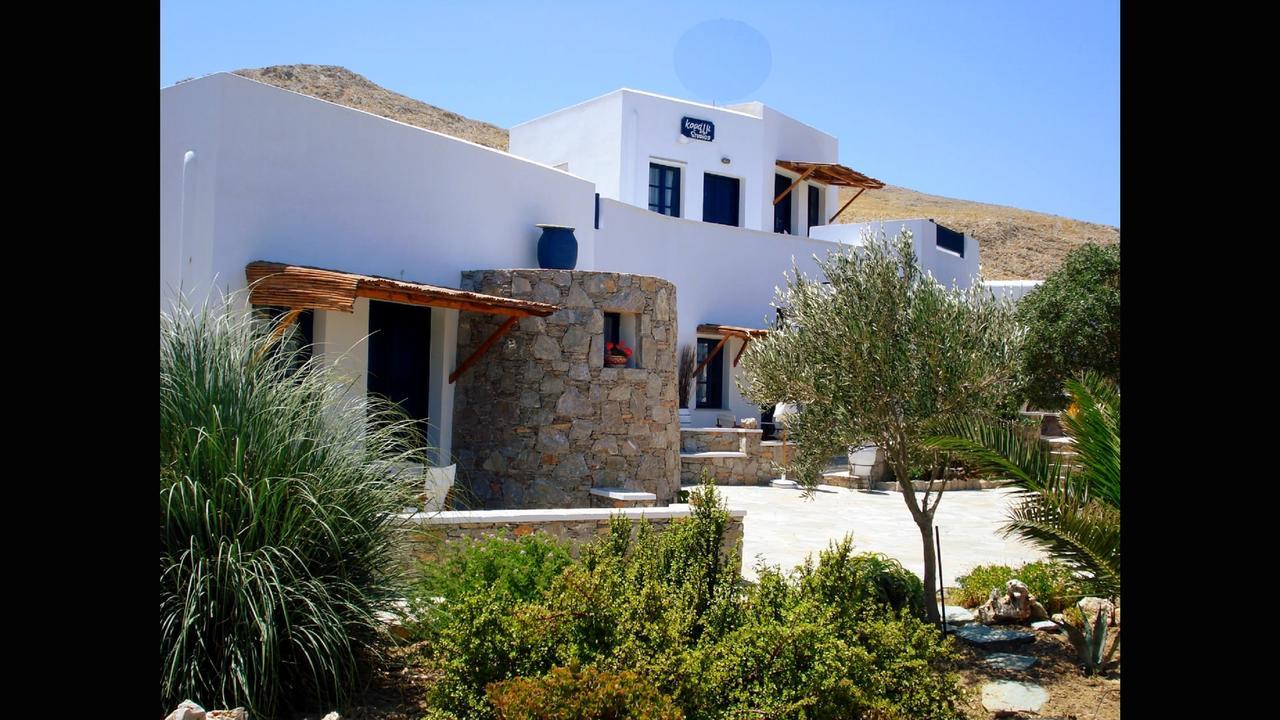 Coral Karavostasis (Folegandros)