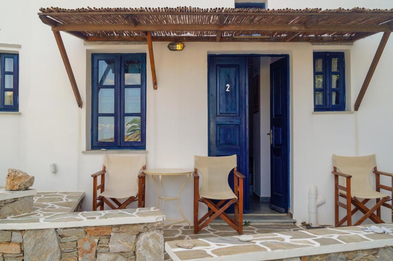 Coral Karavostasis (Folegandros)